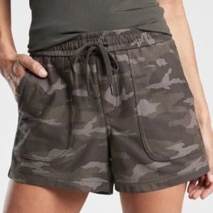 Athleta Camo Farallon Boca Drawstring Shorts Size 8